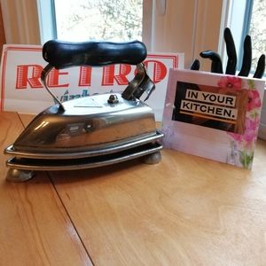 Antique 1916 Classic American Beauty Flat Iron + Stand